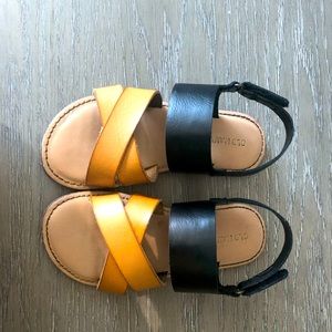 Toddler girl shoes size 10. From old navy.